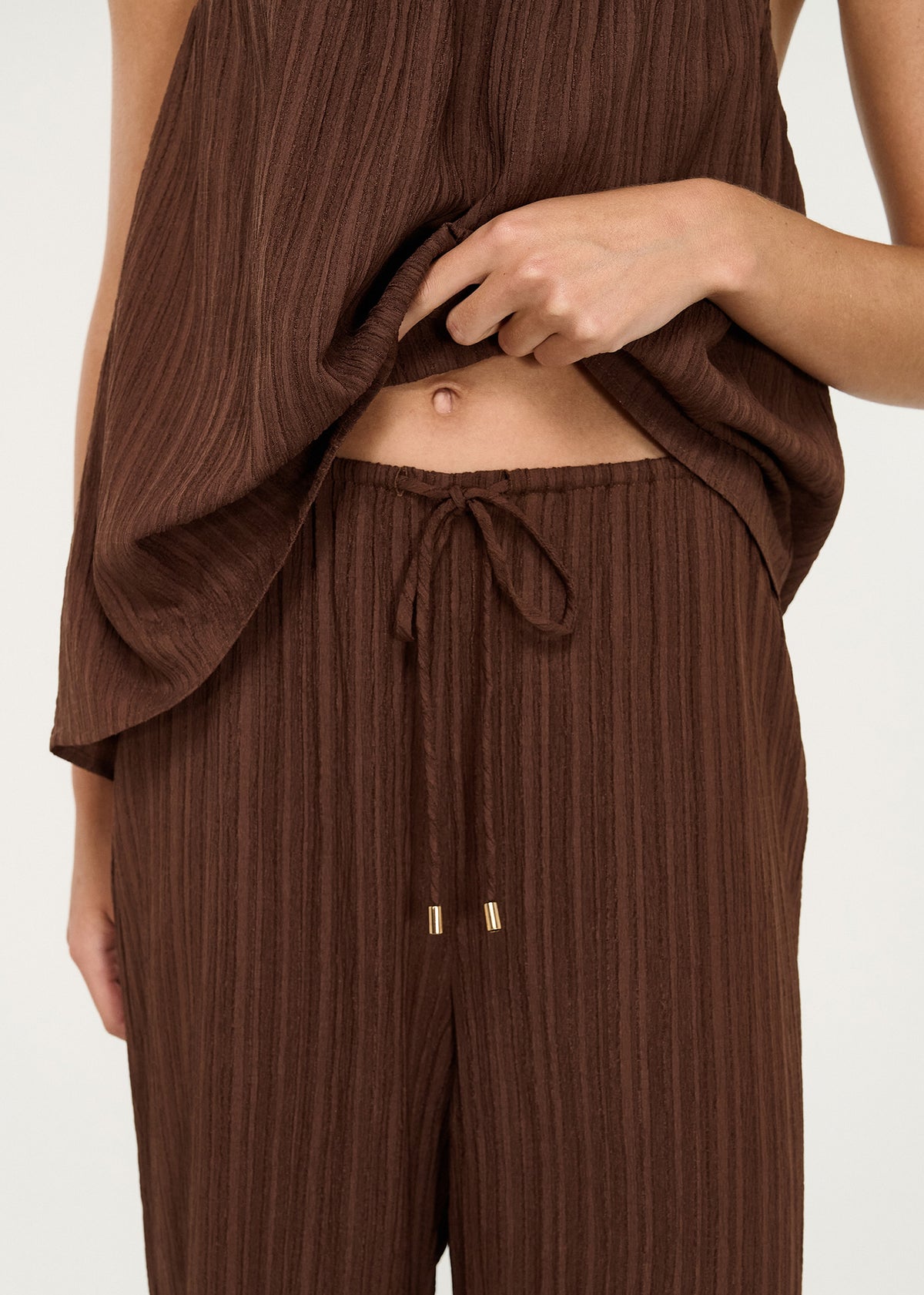 Textured Drawstring Pant in Chocolate