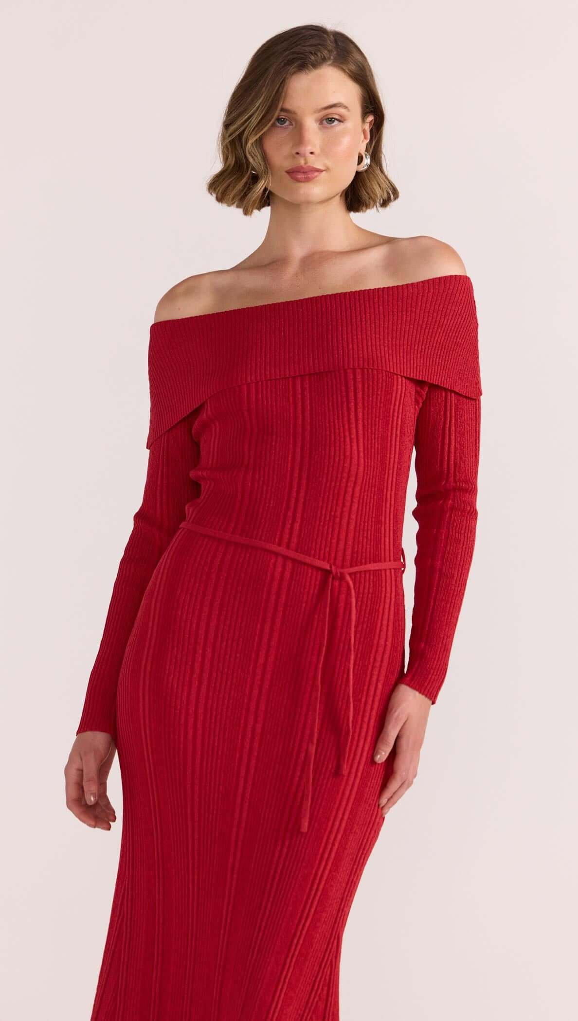 LUNA OFF SHOULDER KNIT DRESS IN RED - ELEVATED EVENING DRESSING L / RED LUNA OFF SHOULDER KNIT DRESS IN RED - ELEVATED EVENING DRESSING L / RED